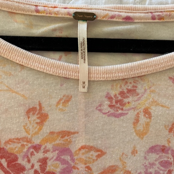 Like new- Free People oversized printed tee - Picture 4 of 4